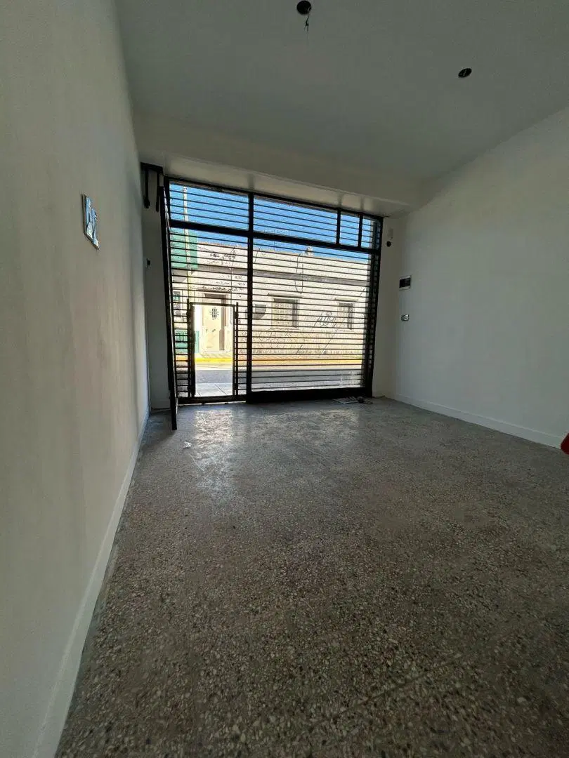 Local . | Maipu al 1400 2