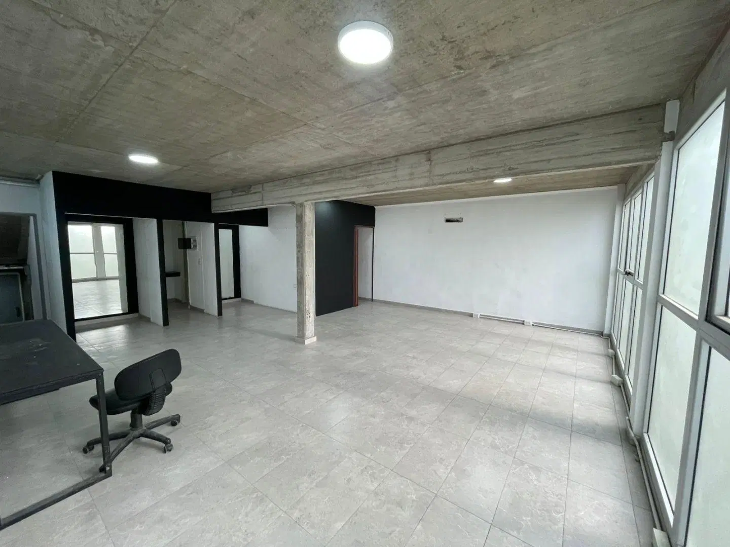 Oficina . | Coronel Charlone al 1200 2