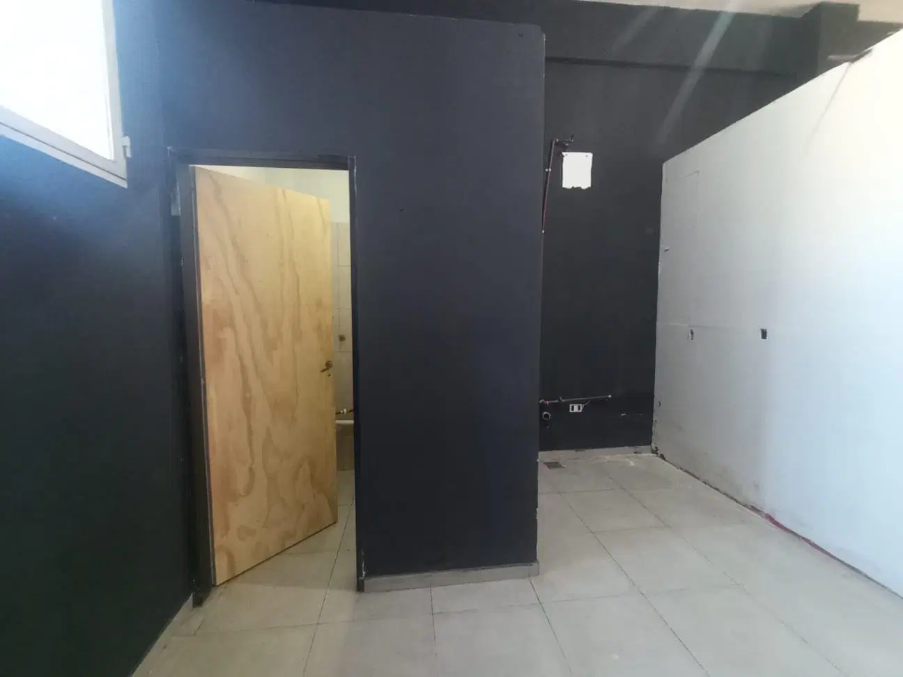 Local . | Av Gaspar Campos al 6200 1