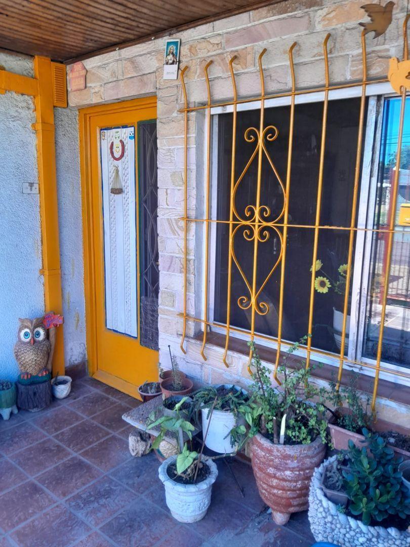 Casa 2 ambientes. | Av. Hipolito Yrigoyen al 3100