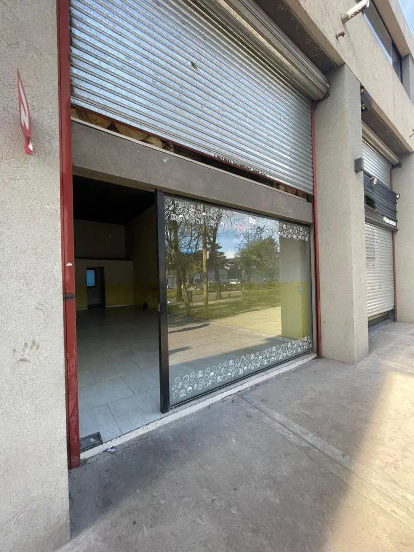 Local . | Primera Junta al 100 5