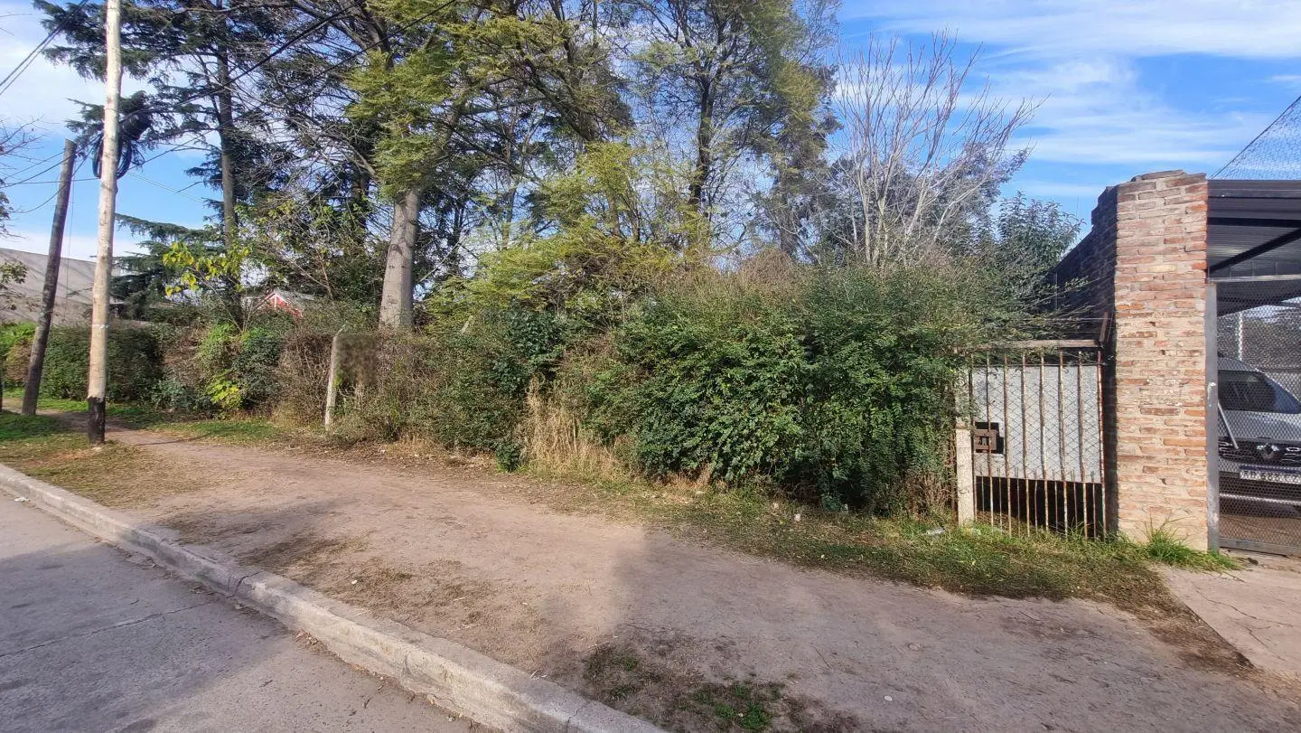 Lote . | Falucho al 1300 7