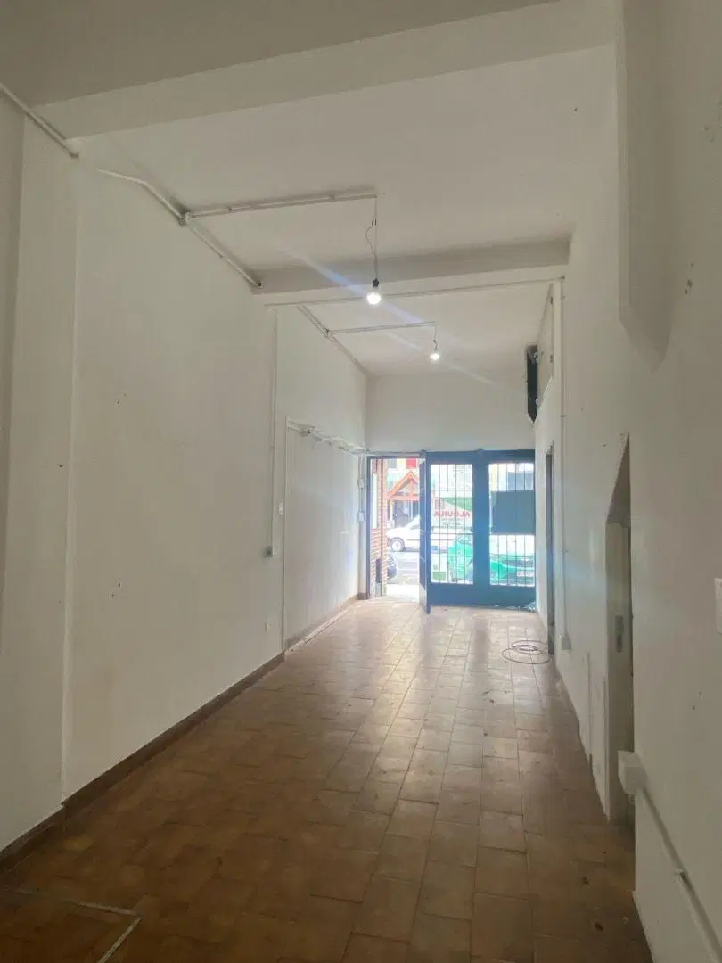Local . | Arturo Jauretche al 1000 3