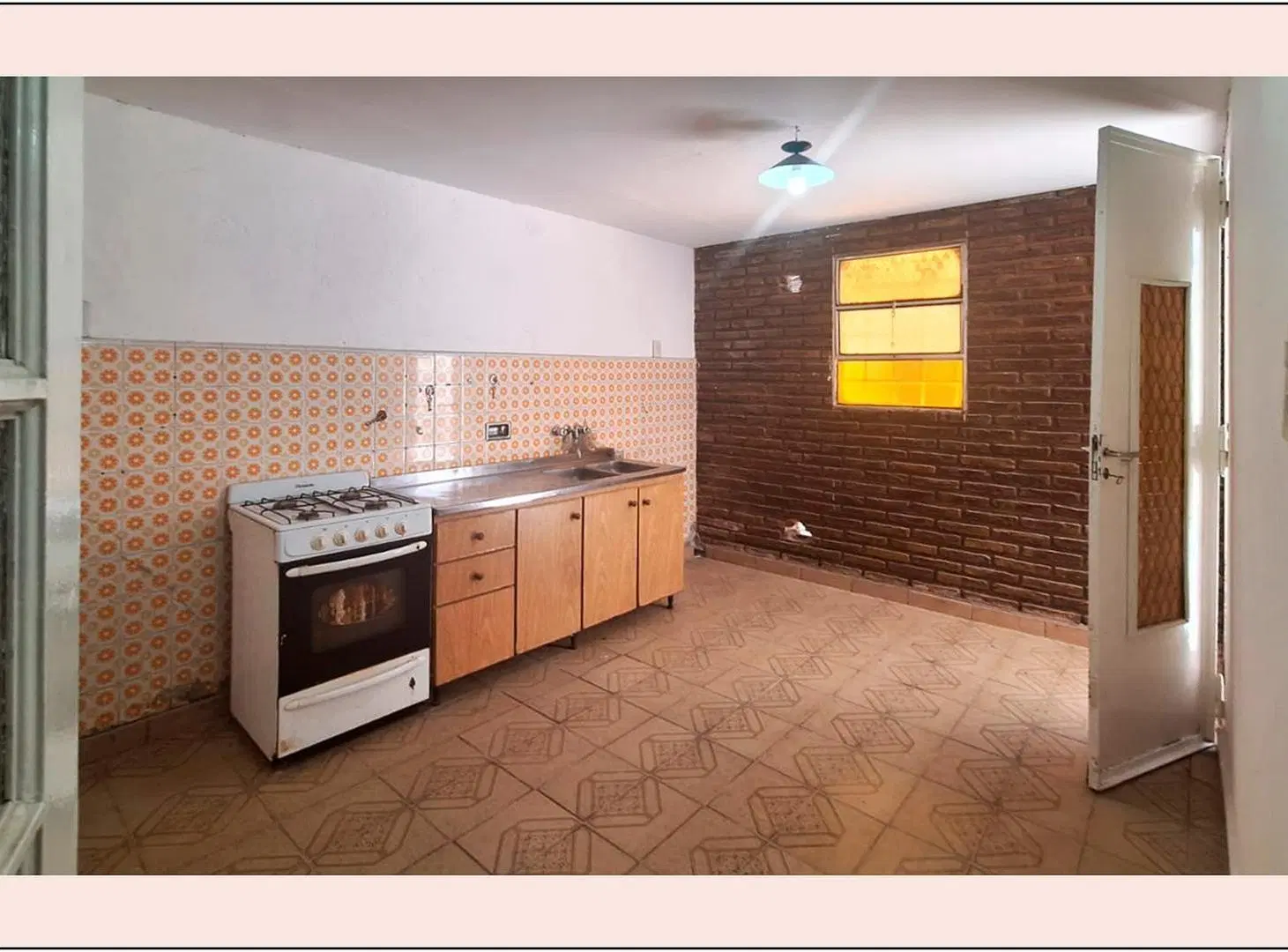 JULIAN LEYVA 5509 SALADILLO RESIDENCIAL CASA 3 DORM. C/PATIO 1