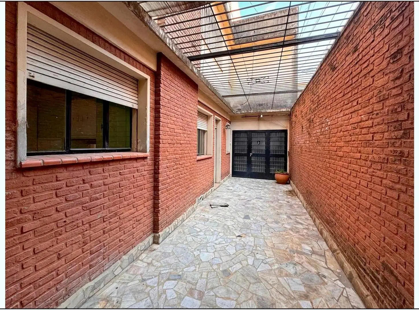 Pte. ROCA 1300 CASA PB 3/4 DORMITORIOS C/PATIOS 3