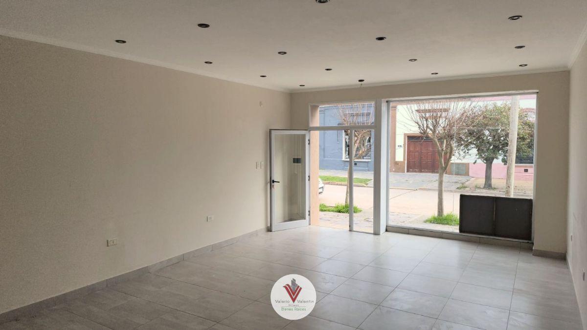 ESPECTACULAR LOCAL COMERCIAL | 40 M2 | MUY LUMINOSOS | VIDRIERA