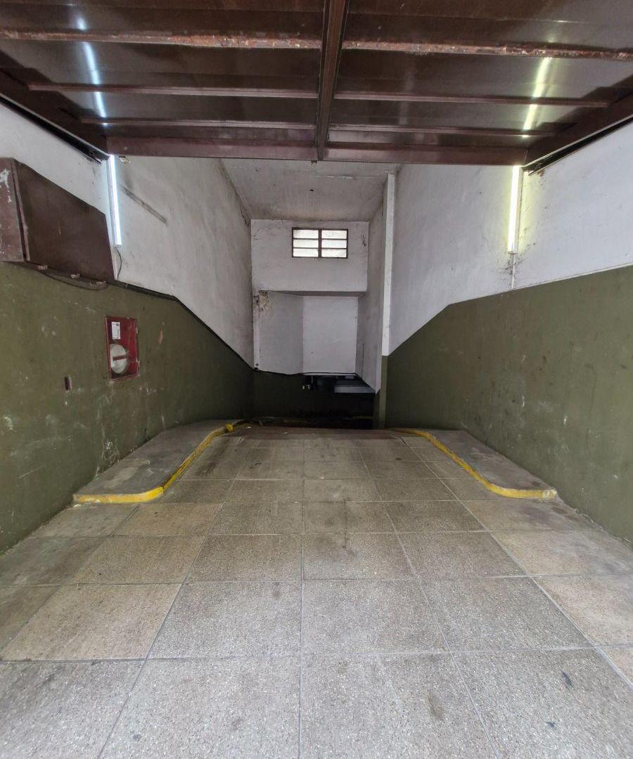 Foto de ¡Olvidate de dar vueltas buscando lugar! Cochera fija en excelente, imagen 4