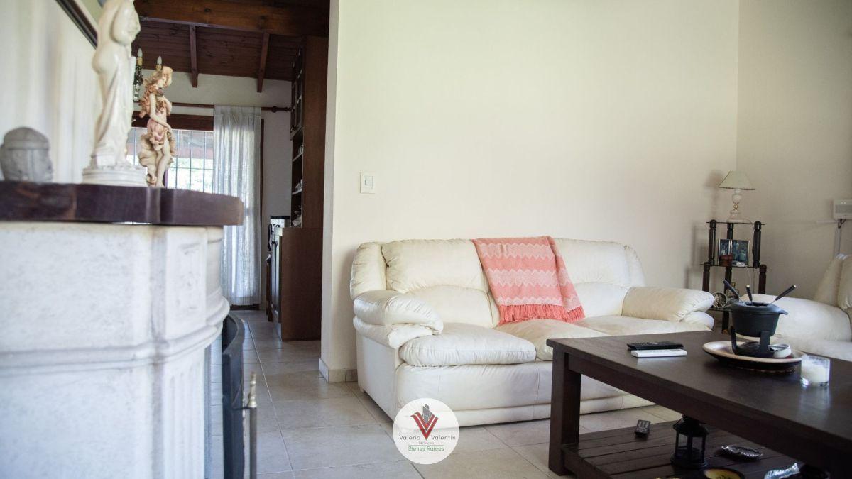 Foto de CHALET CON PARQUE DE 1759 M² Y CASA DE HUÉSPEDES INDEPENDIENTE EN B°, imagen 1