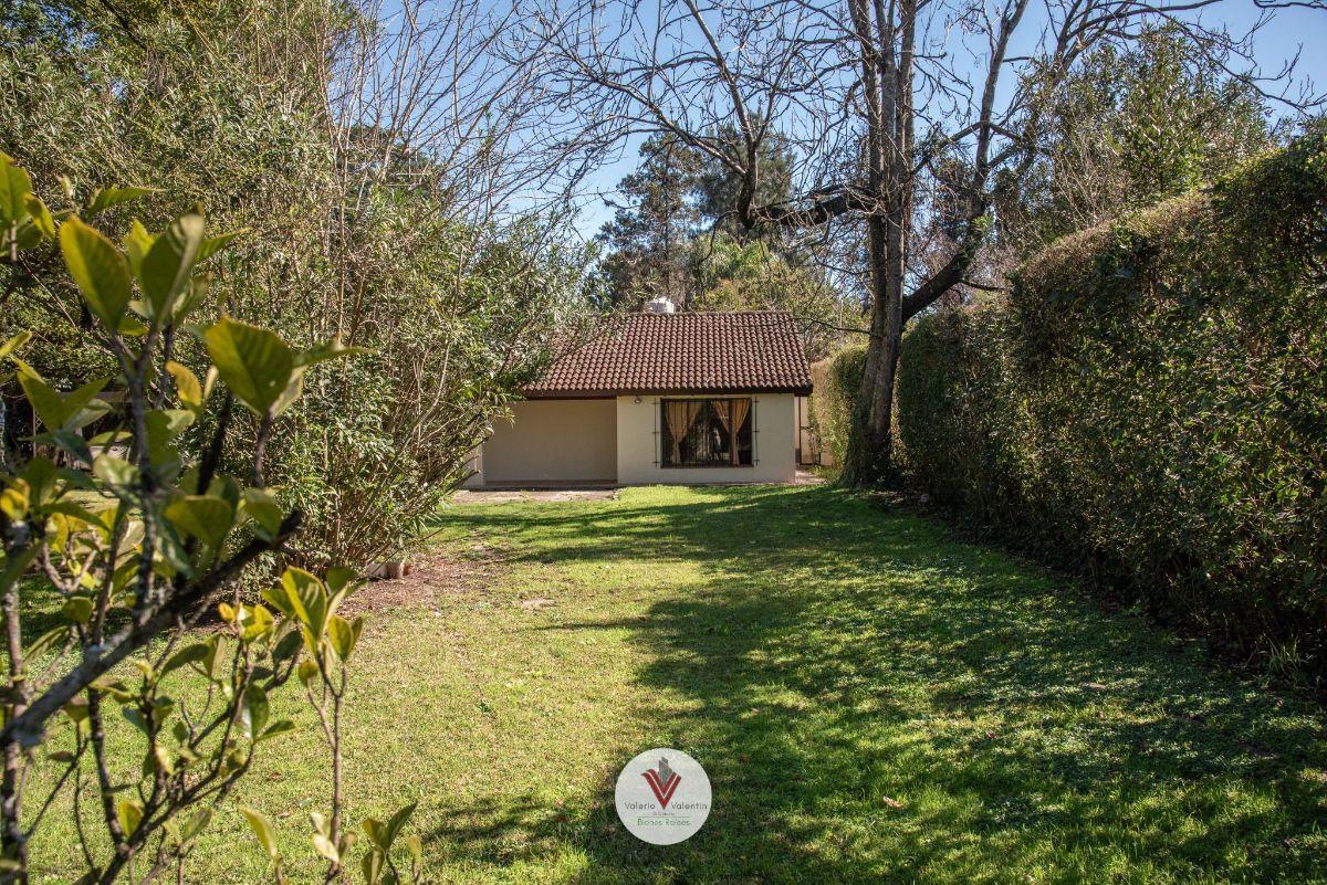 Foto de CHALET CON PARQUE DE 1759 M² Y CASA DE HUÉSPEDES INDEPENDIENTE EN B°, imagen 2
