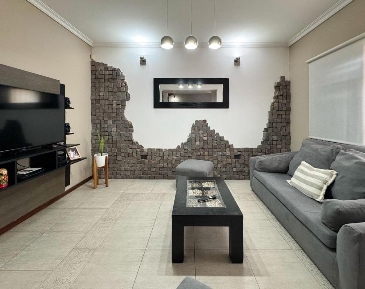 Casa 4 Ambientes C/fondo y Pileta en Parque San Martin Merlo Apto Credito 1