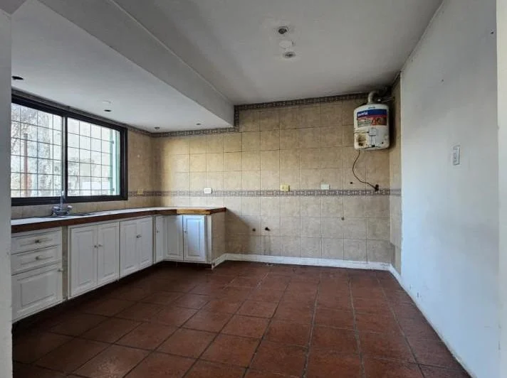 Alquiler Casa 6 Ambientes C/Fondo y Cochera En Castelar Norte 5