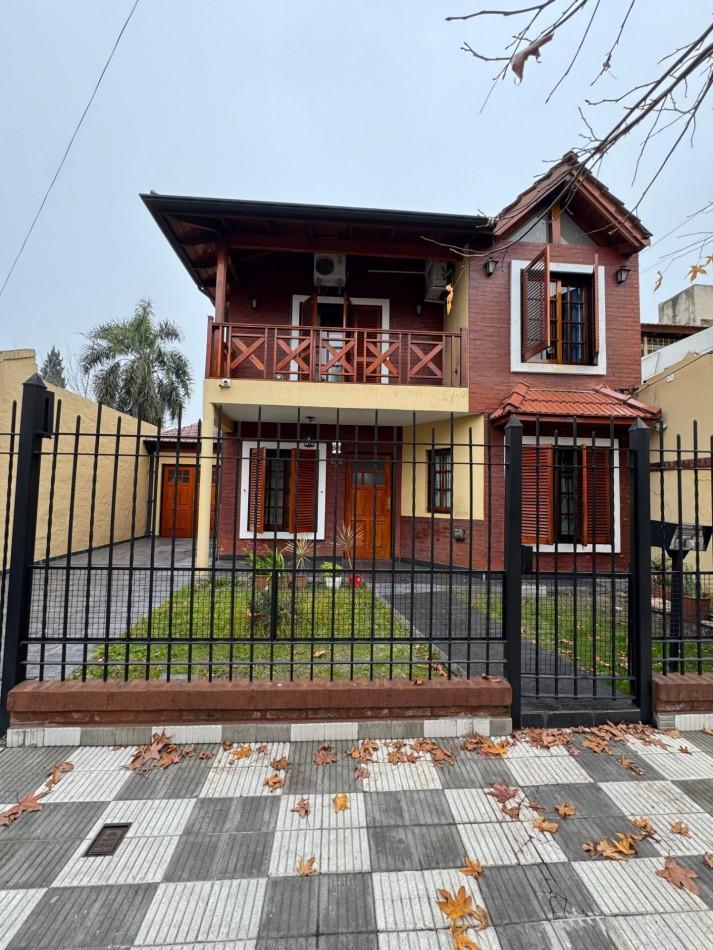 Chalet 5 Ambientes Con Parque en Castelar Norte