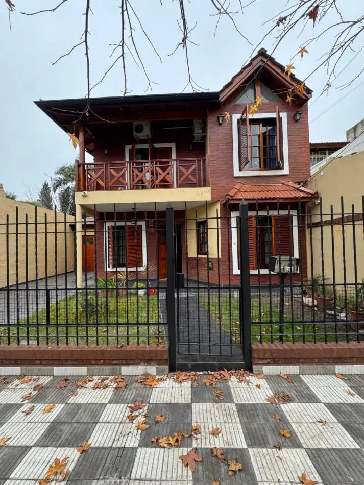 Chalet 5 Ambientes Con Parque en Castelar Norte 4