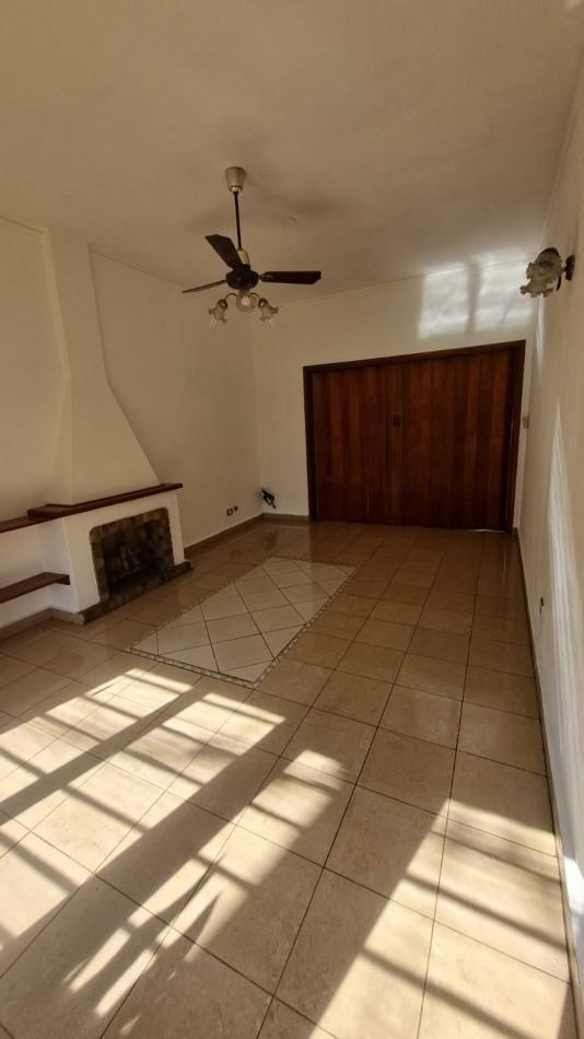 Foto de Alquiler Casa 3 Amb C/Patio En Castelar Norte, imagen 3