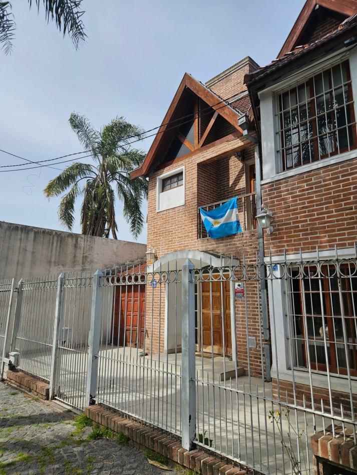 Foto de Chalet 5 Amb C/Piscina y Cochera en Ituzaingo Norte, imagen 2