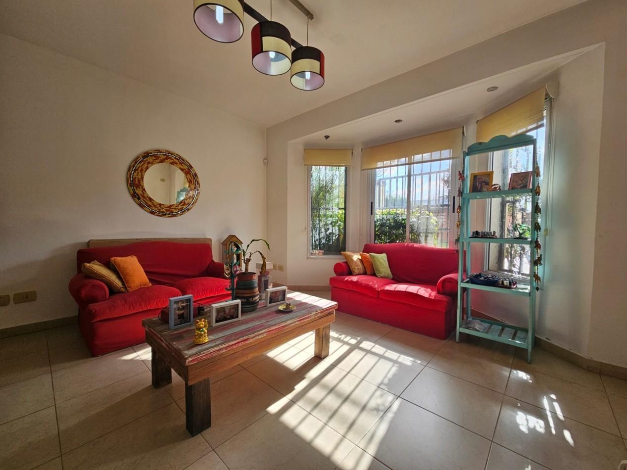Foto de Venta Triplex 4 Ambientes con Parque y Cochera - Ituzaingo Norte - Apto, imagen 2