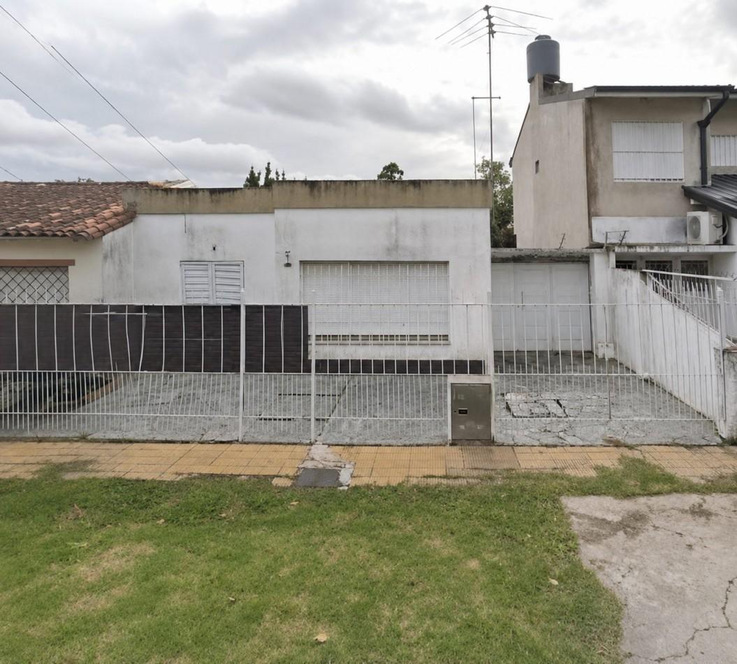 Foto de Casa Americana 3 Amb C/Cochera en Moron Sur Apto Credito Hipotecario, imagen 1