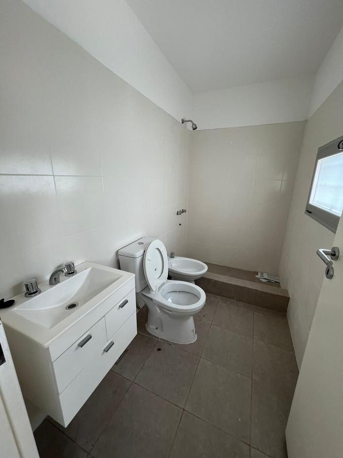 Depósito - Galpón de 540 m². - Paternal - Venta. 4