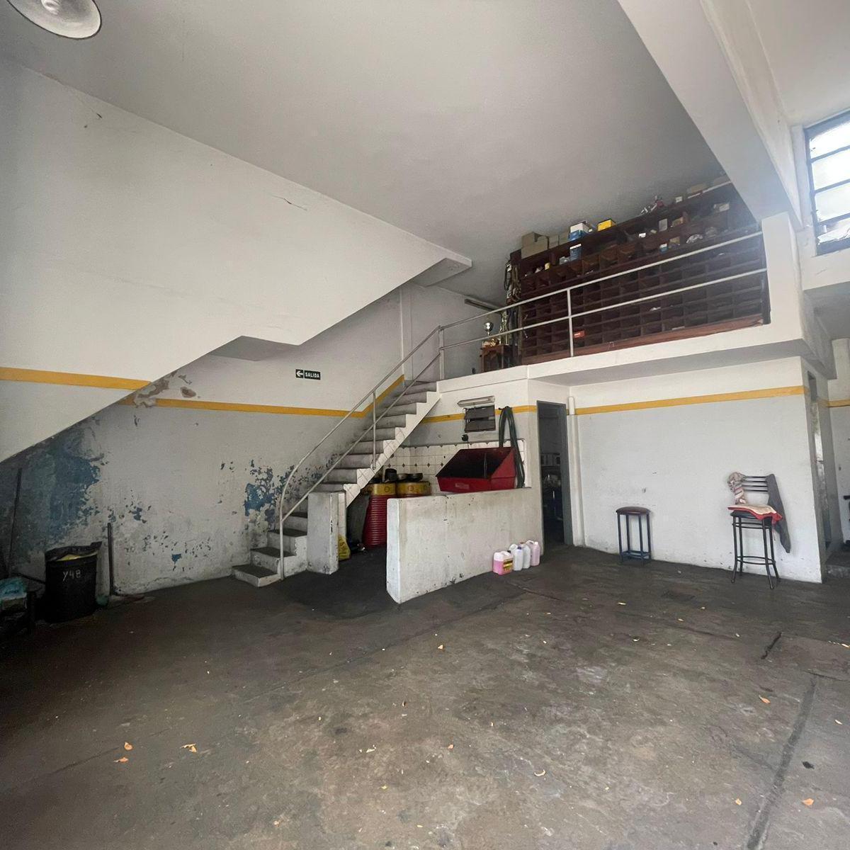 Galpon - Local de 330 m². / Taller de Uso Comercial en Barracas - Venta 1