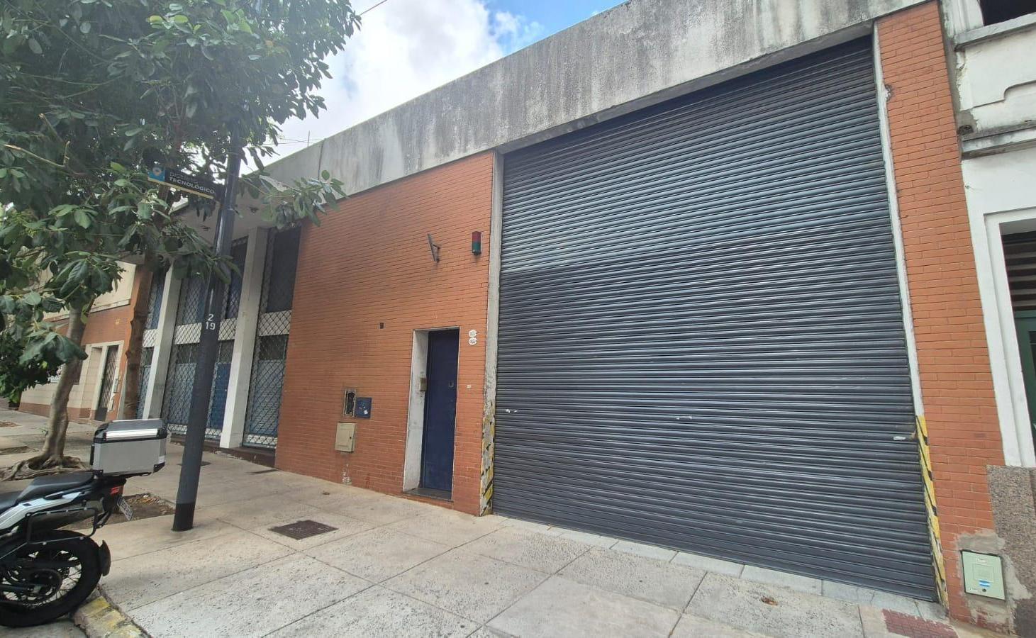 Galpón - depósito de 1118 m2 en Parque Patricios - VENTA