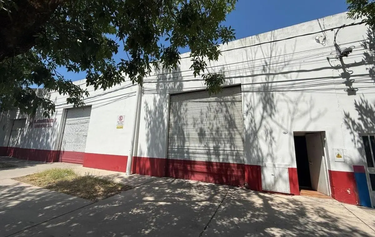 Excelente deposito en Saladillo de 1000 m2 zona centrica - VENTA 2