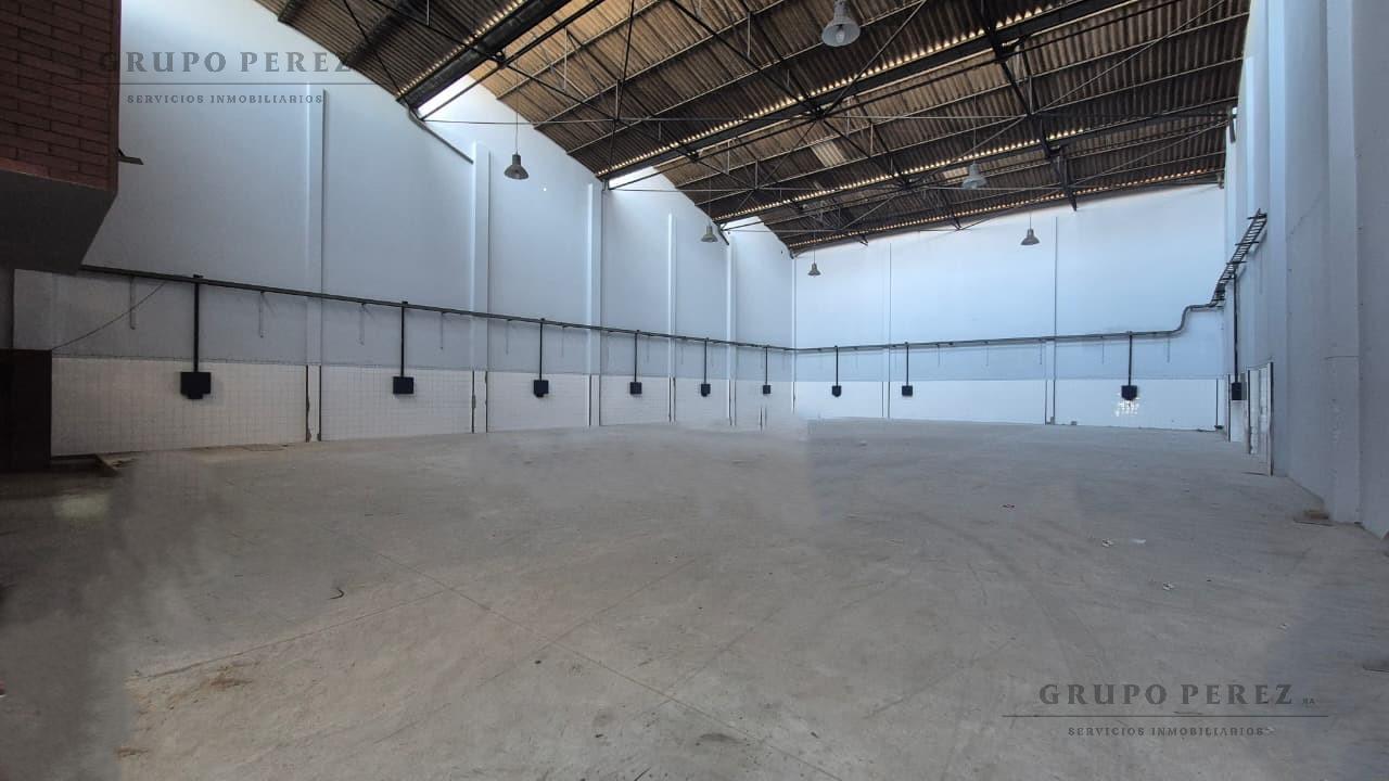 Galpón - Depósito  de  850 m2  - Nueva Pompeya - ALQUILER