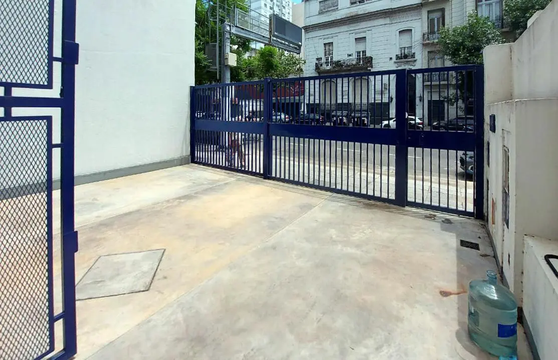 Local / Oficina / Depósito en Av. Independencia – 350 m² + 70 m² descubiertos 4