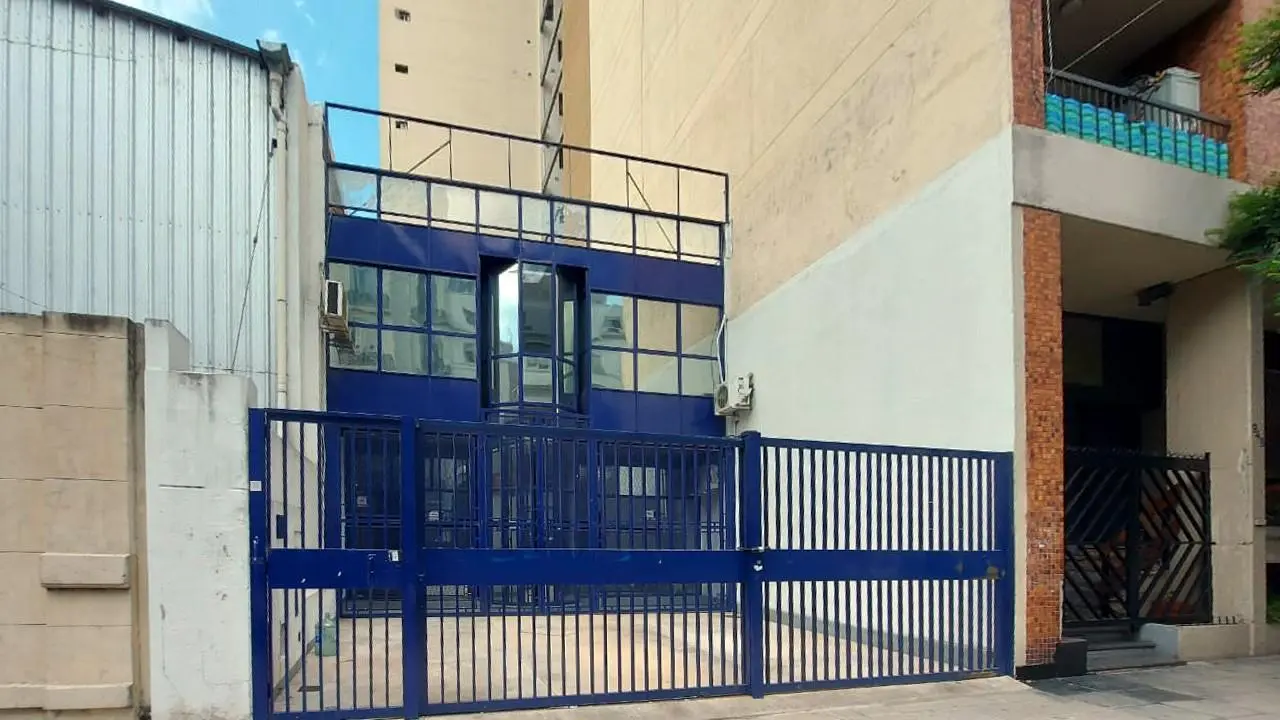 Local / Oficina / Depósito en Av. Independencia – 350 m² + 70 m² descubiertos 2