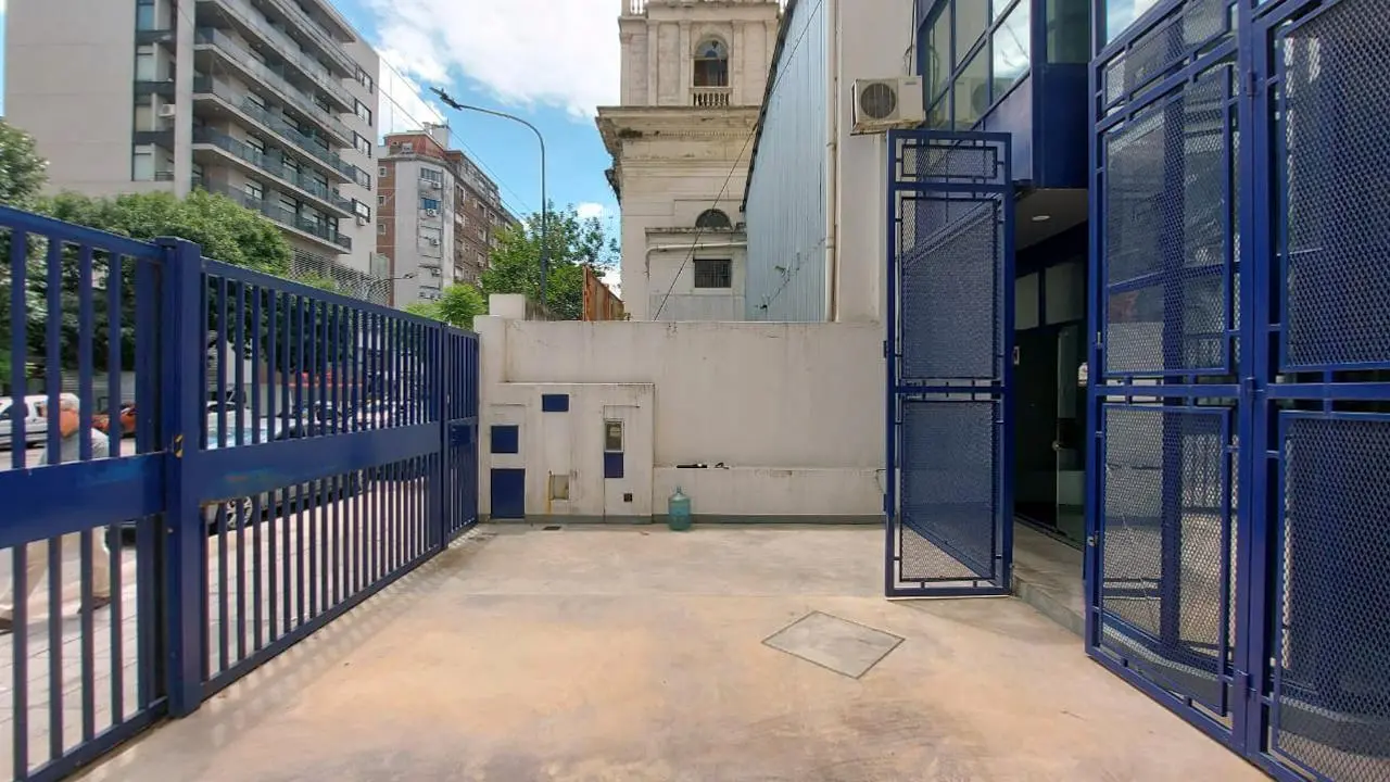 Local / Oficina / Depósito en Av. Independencia – 350 m² + 70 m² descubiertos 5