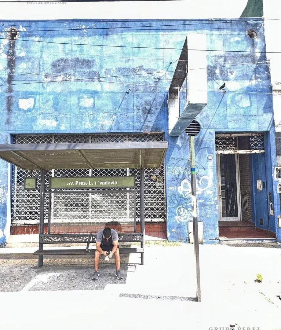 Local en Piñeyro 3