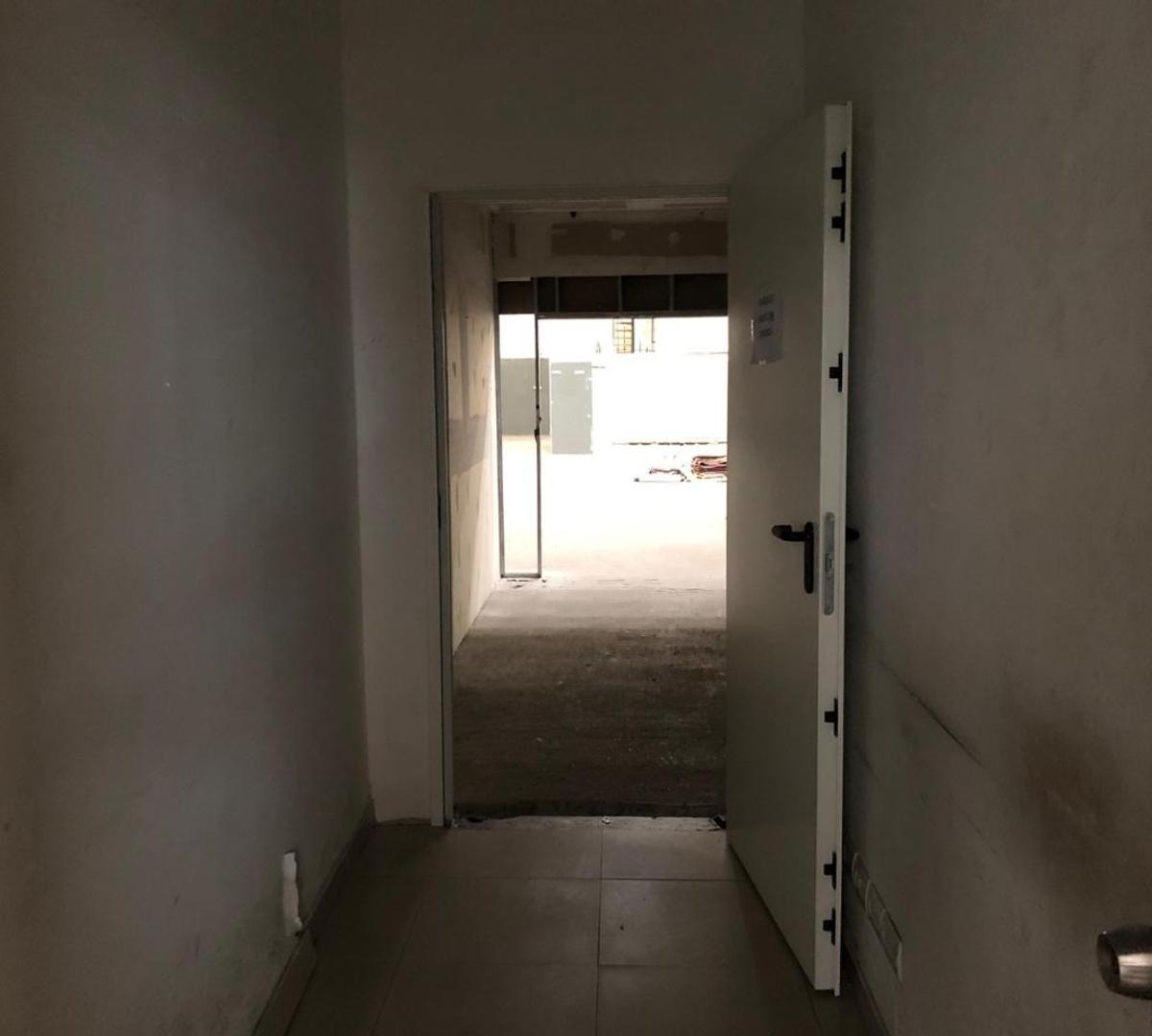 Inmobiliaria Vende Galpon V. Urquiza 4
