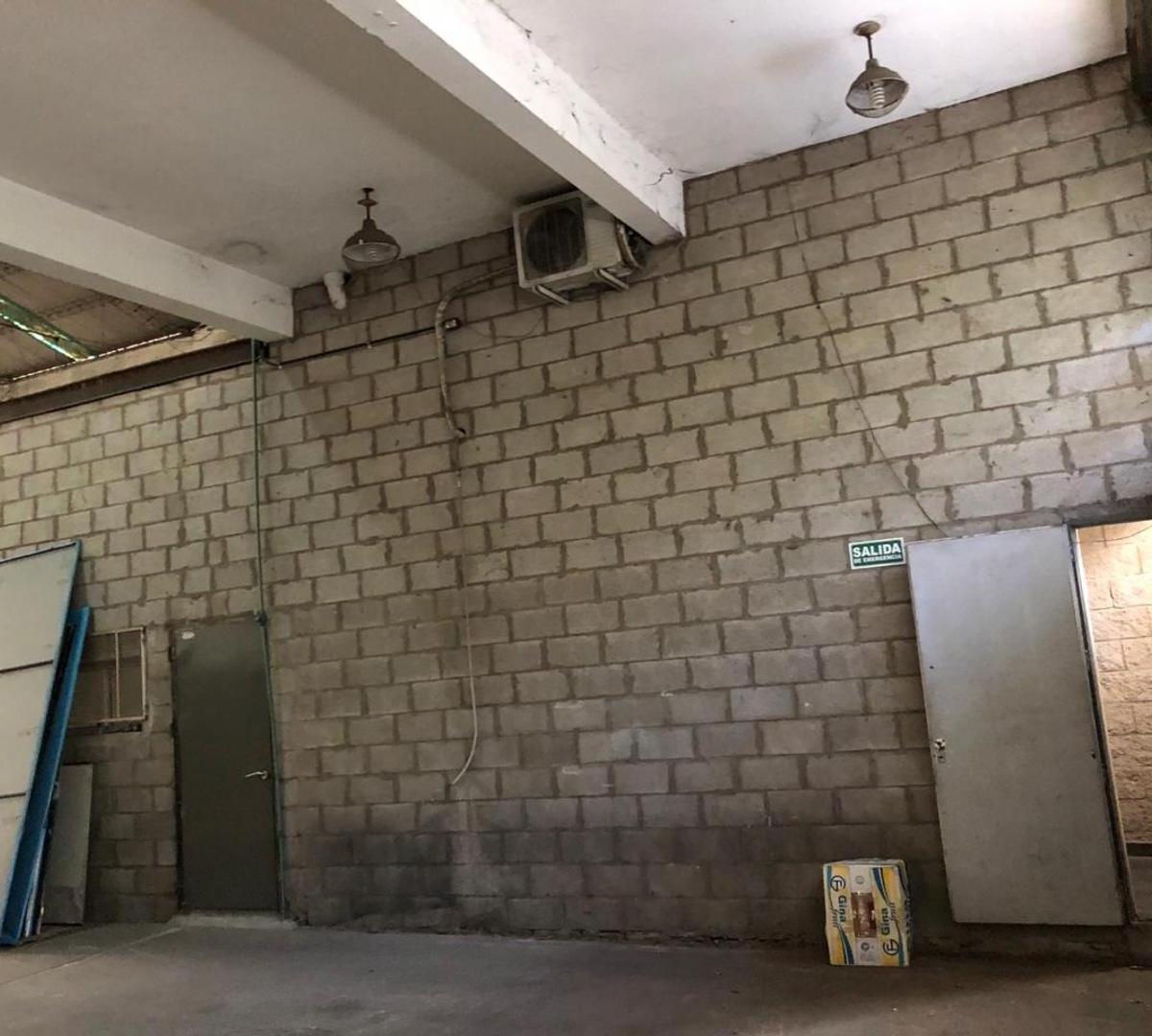 Inmobiliaria Vende Galpon V. Urquiza 2