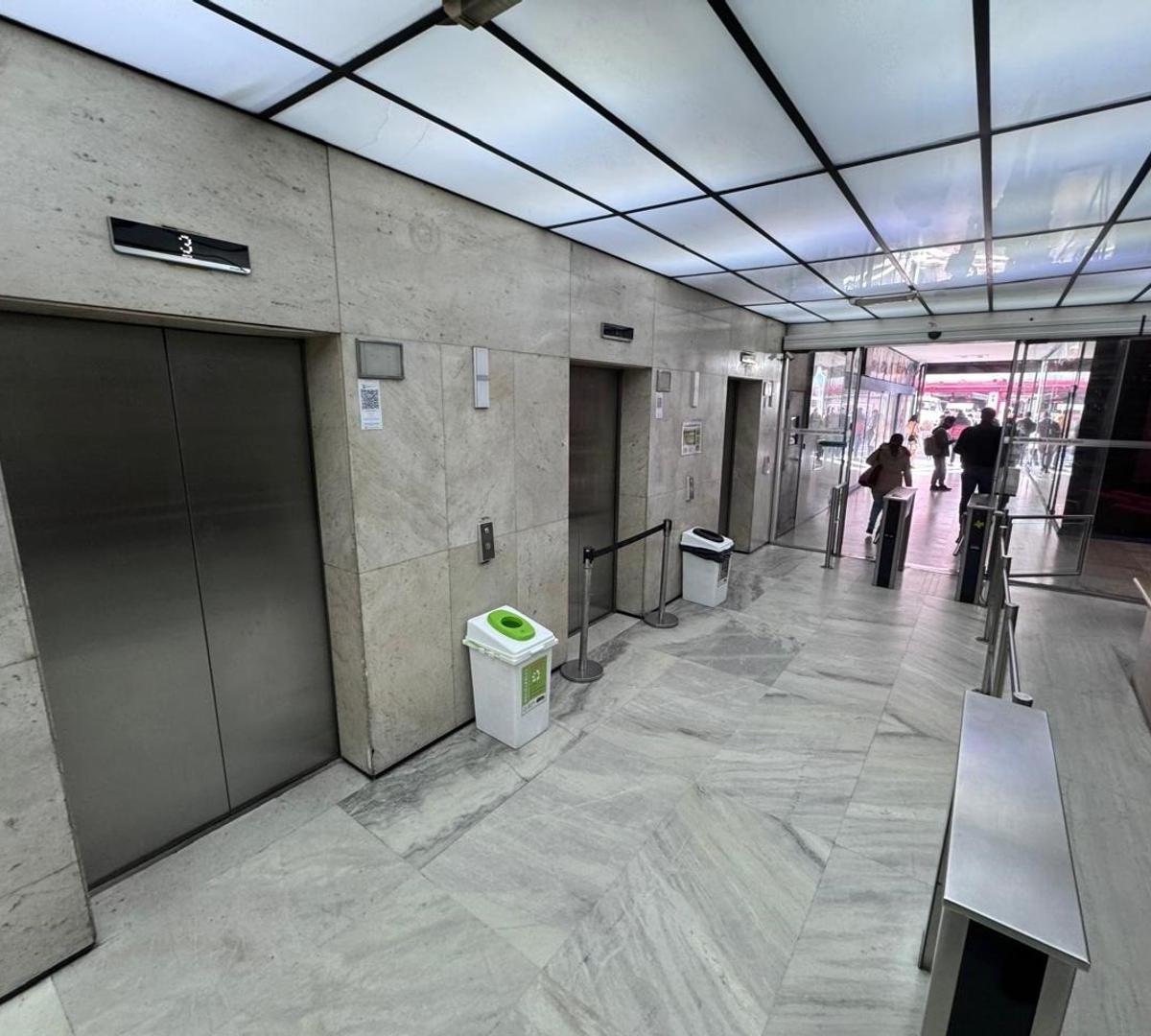 Piso Oficinas Edificio Apolo 9amb Baño Cocina 5