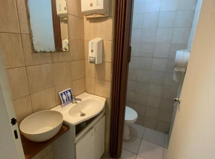 LOCAL TODO PB EX RESTO CON GAS Y TIRAJE 2 BAÑOS 3