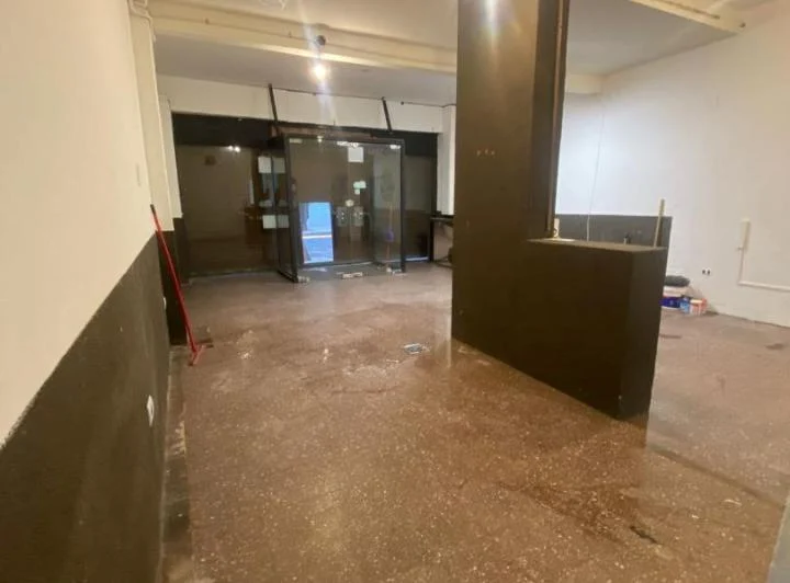 LOCAL TODO PB EX RESTO CON GAS Y TIRAJE 2 BAÑOS 5