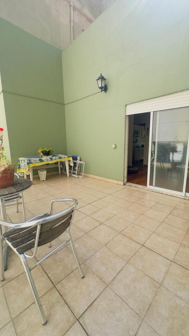 Foto de Departamento 2 ambientes con patio , parrilla y balcon, imagen 1