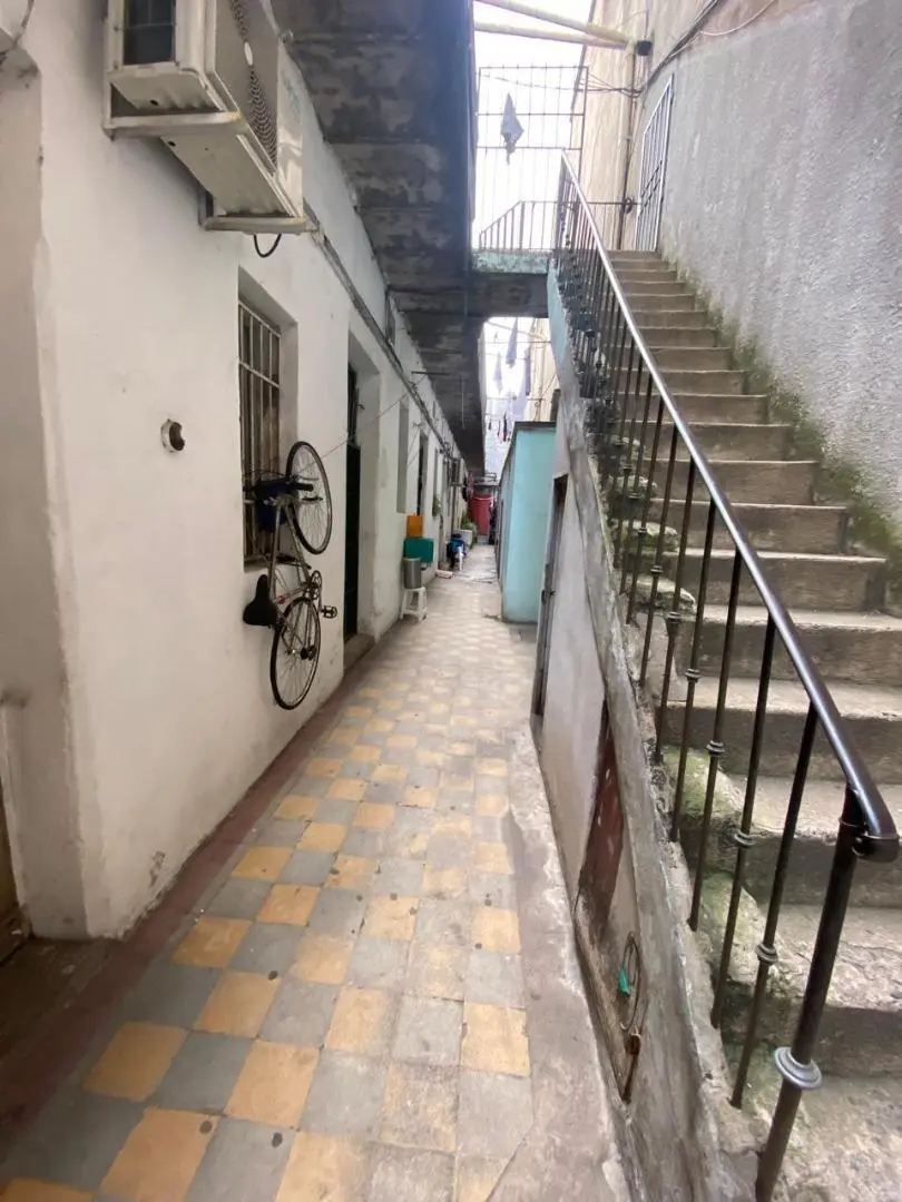 EDIFICIO PENSION 18 HAB + 5 PH + LOCAL COMERCIAL ALQUILADO 4