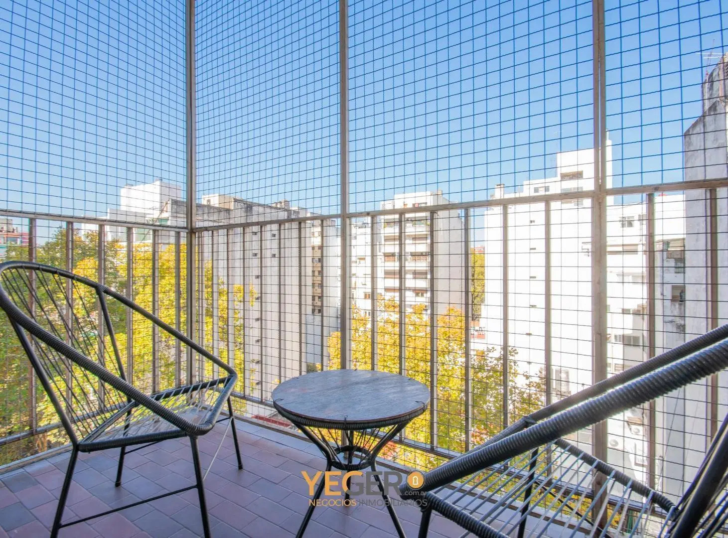 LUMINOSO MONOAMBIENTE CON BALCON PISO ALTO 3