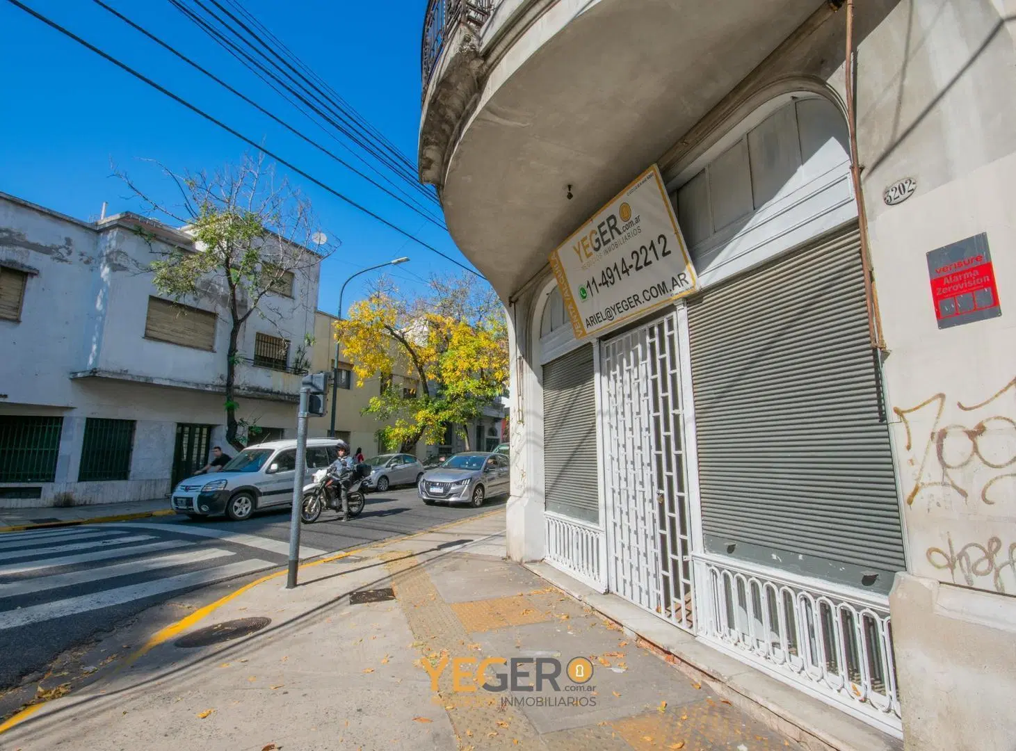 Muy buen Local en ochava reciclado a nuevo 5