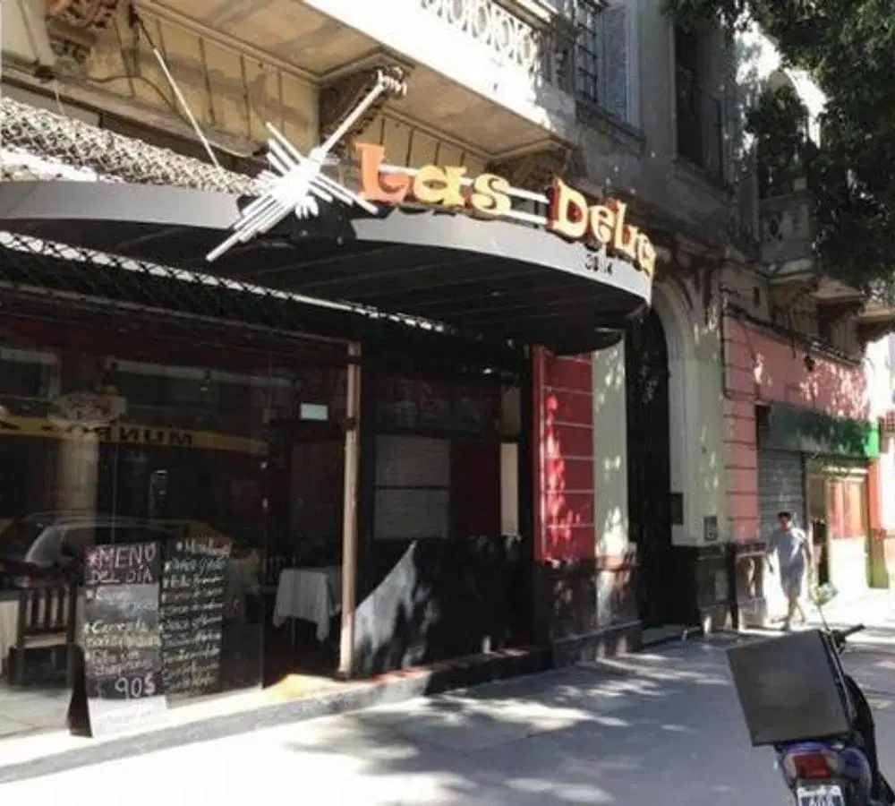 VENDE LOCAL CON RENTA SOBRE AV. RIVADAVIA PLENO ONCE 4