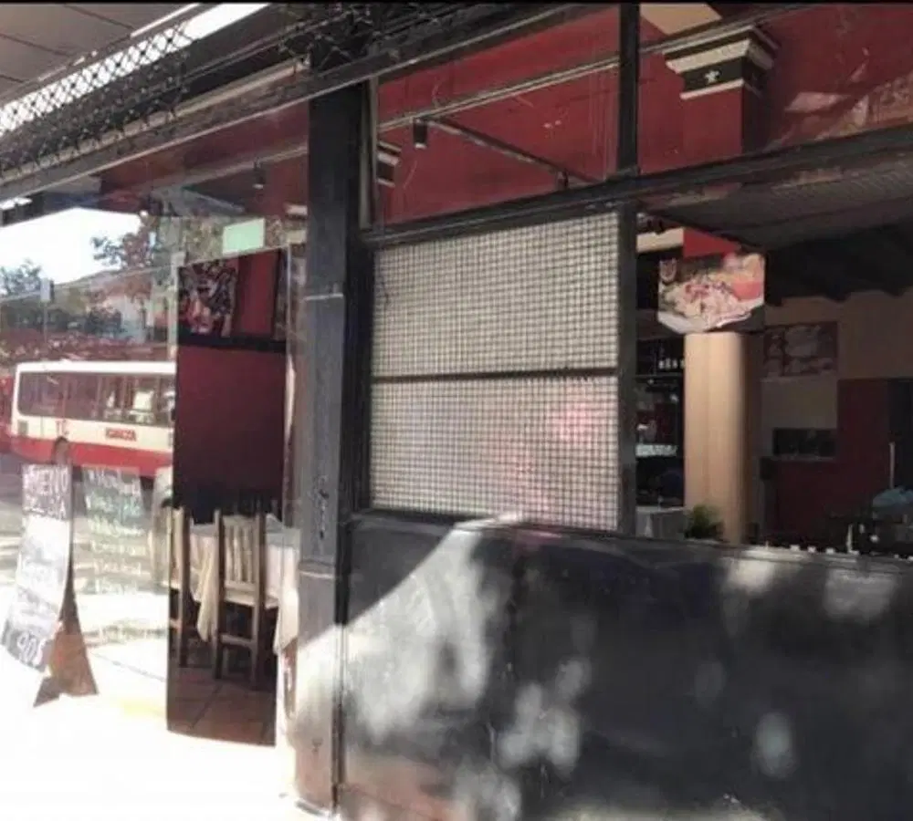 VENDE LOCAL CON RENTA SOBRE AV. RIVADAVIA PLENO ONCE 3