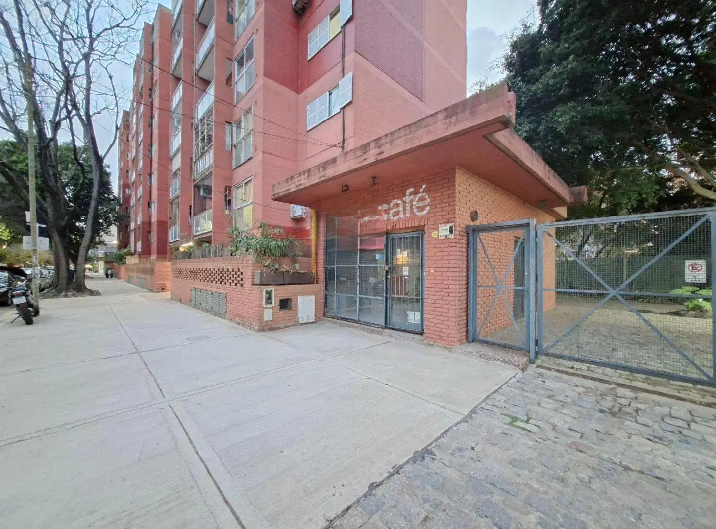 Local - Villa del Parque 2