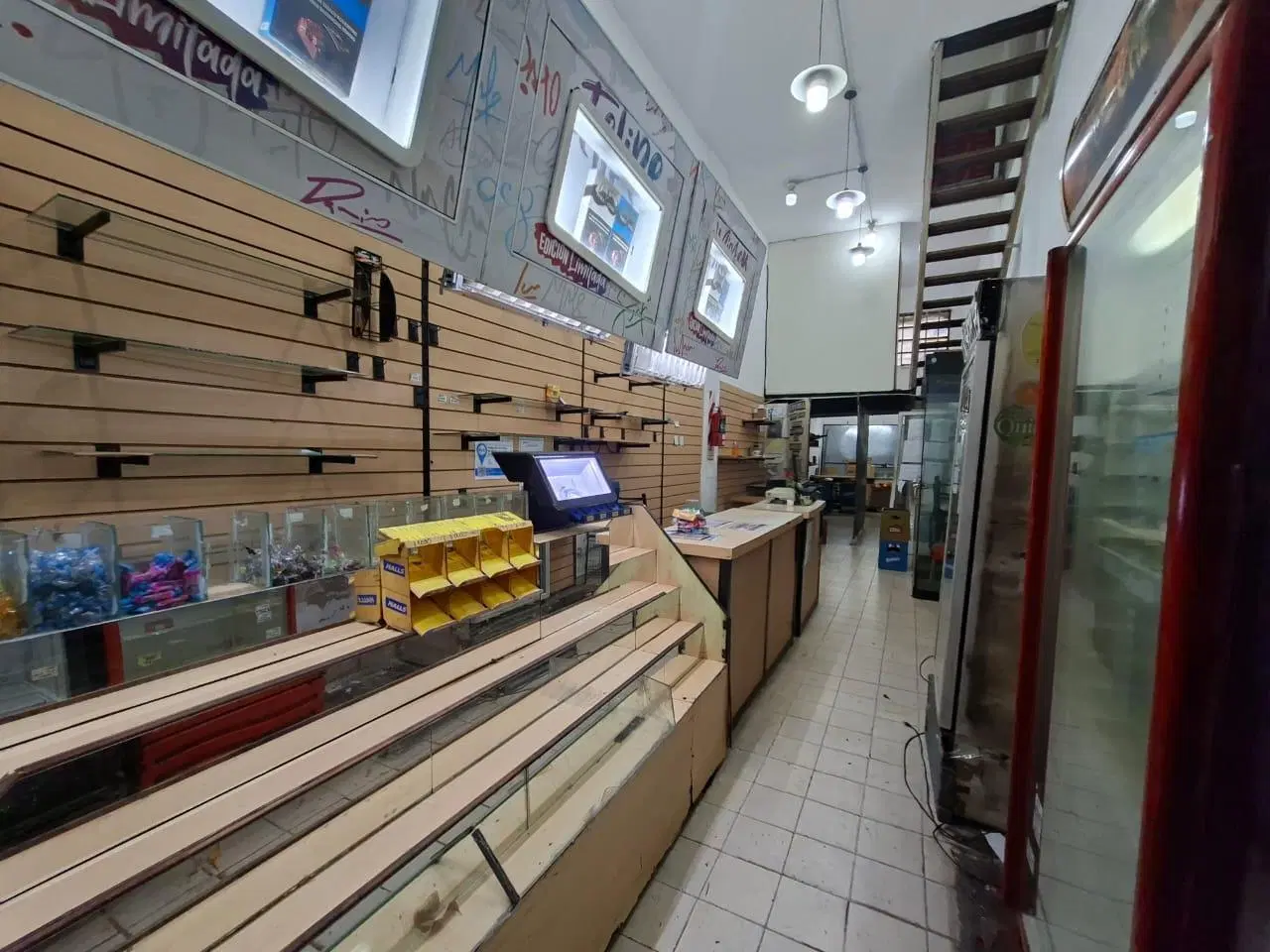 Excelente Local en Alquiler en Babanera-- ideal Deposito 3