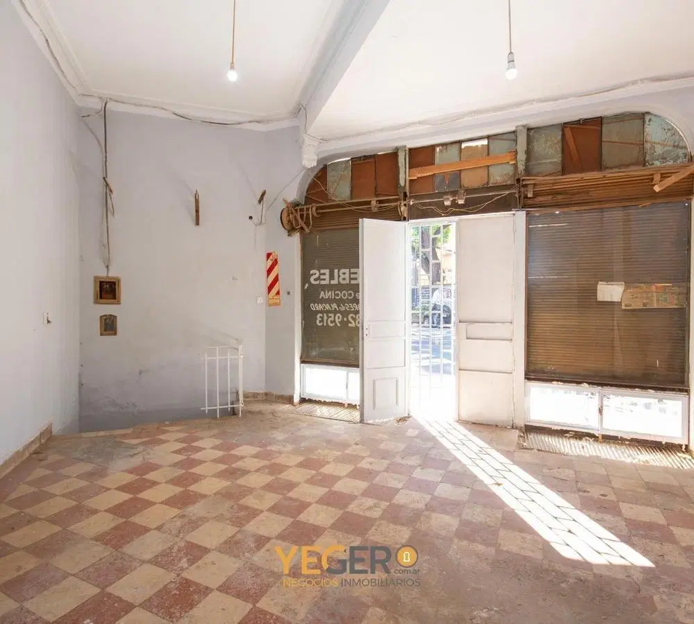 Muy buen Local en ochava RECICLADO 4
