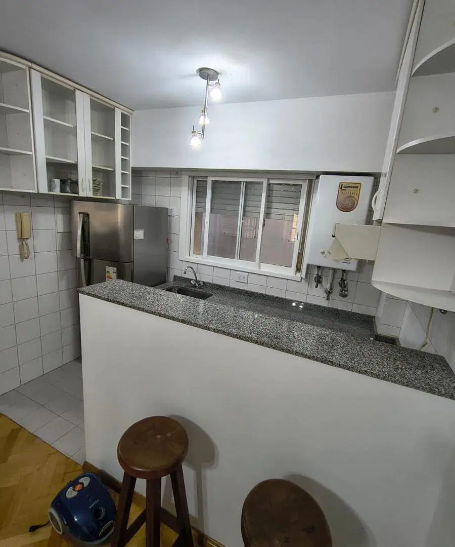 Alquiler departamento amplio monoambiente en almagro con balcon 8