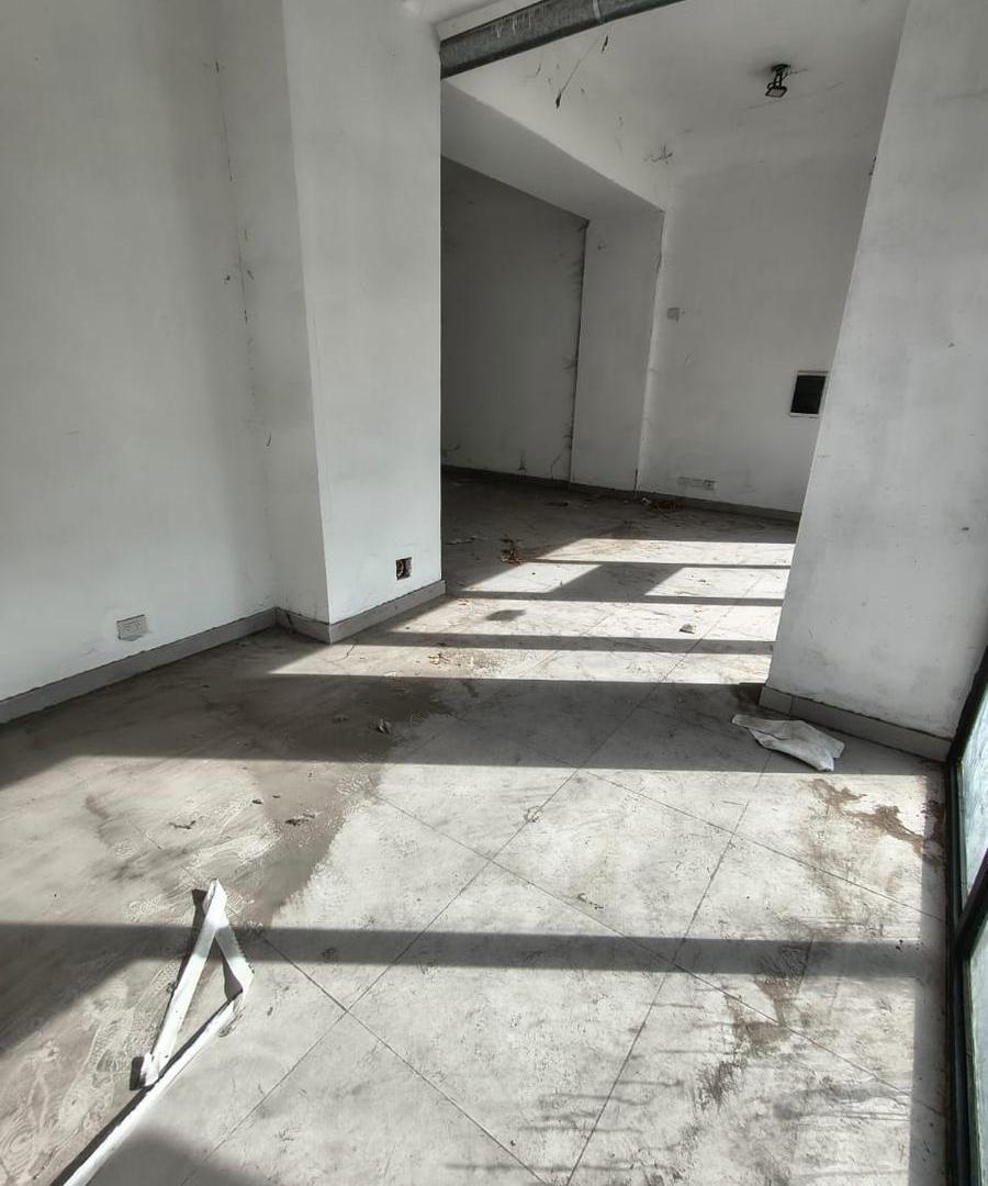 Foto de Alquiler comercial local vidriera al frente hospital de niños, imagen 3