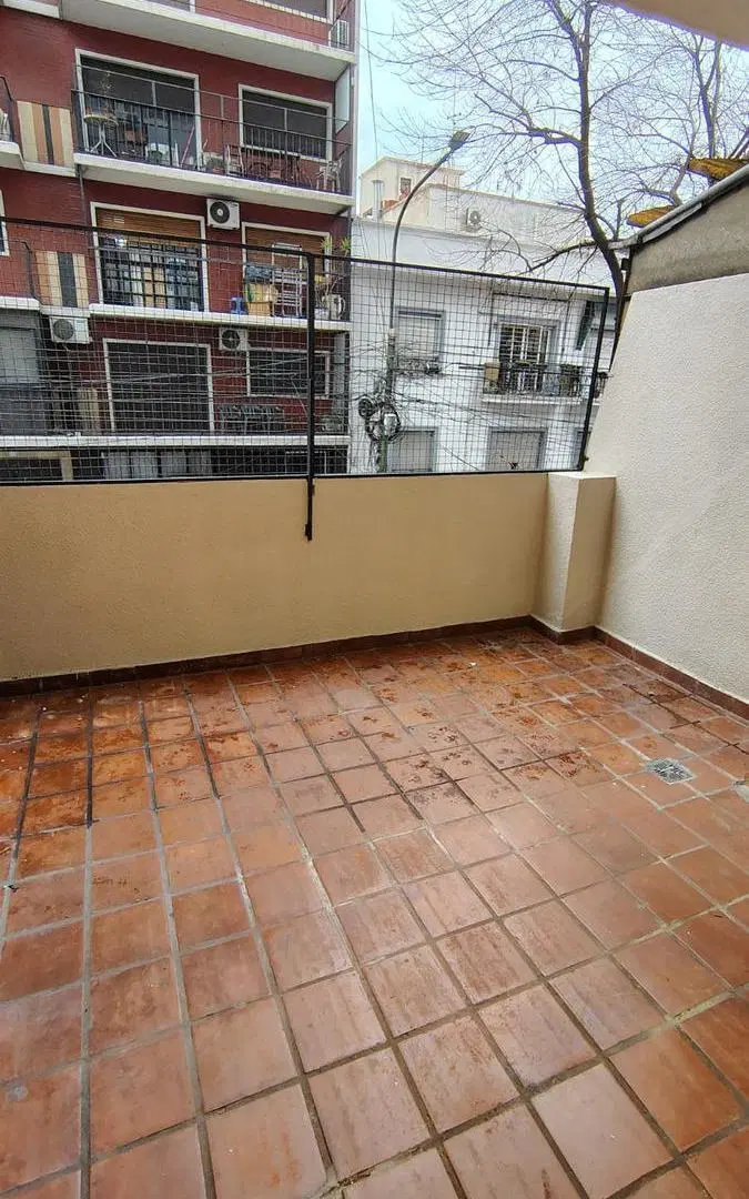Departamento con balcon terraza 1