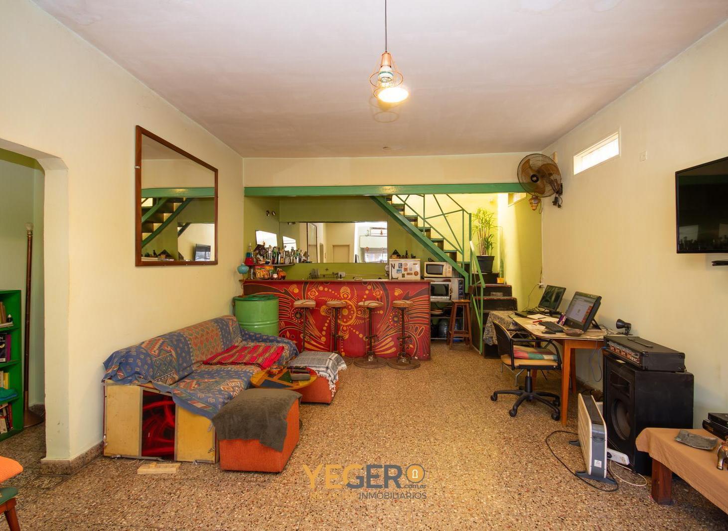 Foto de LOCAL/ PH ESQUINA APTO TODO RUBRO CON TERRAZA, imagen 5