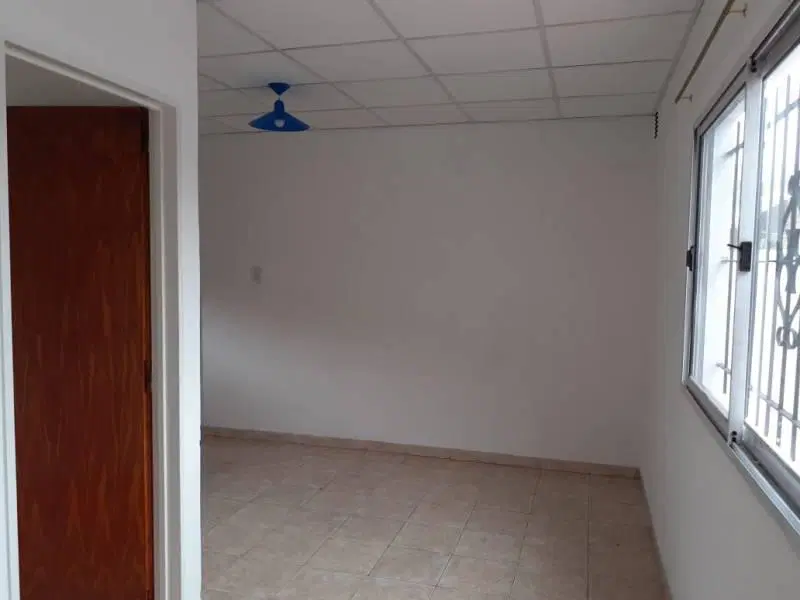 LOMAS DEL MIRADOR - ALQUILER - DEPARTAMENTO 2 1/2 AMB 4