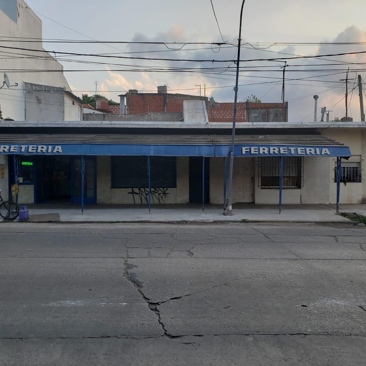 Venta Local y 3 Departamentos Sobre Av - Pablo Podesta 1